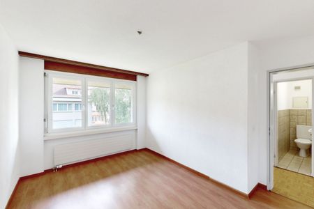Affordable apartment near the train station - Photo 5