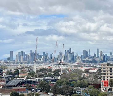 Stylish 2-Bedroom in Vibrant Footscray Central - Photo 5