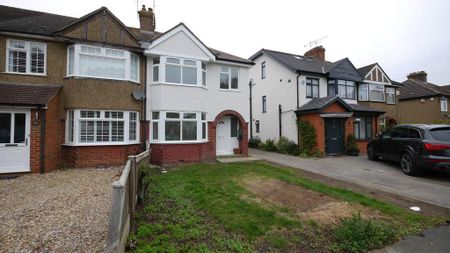 4 bedroom semi-detached house to rent - Photo 4