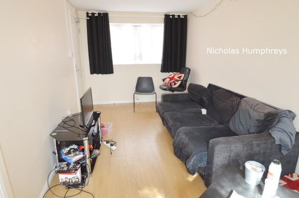 4 bedroom terraced house to rent - Photo 1