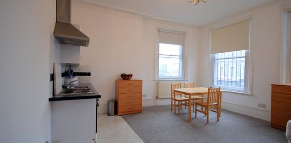 Hornsey Road, Islington, N7 - Photo 2