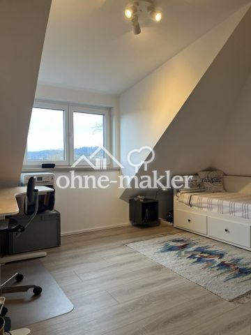Attraktive helle 3-Zimmer-Dachgeschosswohnung - mit Balkon und Blick über die Stadt Trier - Photo 4