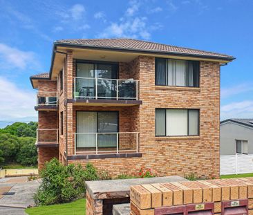 MODERN COASTAL CONVENIENCE IN PORT KEMBLA - Photo 4