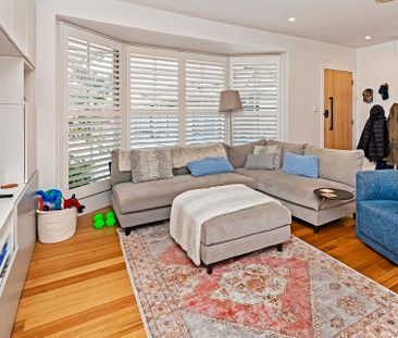 SOPHISTICATED LIVING IN A PEACEFUL BRIGHTON POCKET - Photo 4