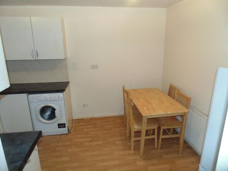 4 bedroom maisonette to rent - Photo 3