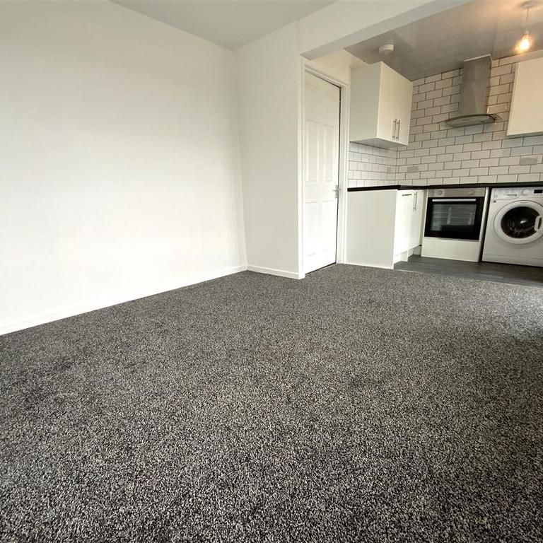 3 bedroom end of terrace house to rent - Photo 1