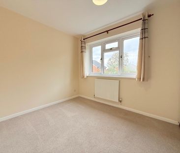 Morton Close, Camberley, Surrey, GU16 - Photo 4