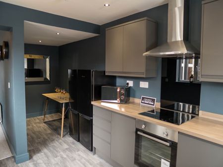 Hough Lane (room 5), Bramley, Leeds - Photo 3