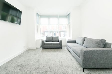 Winston Gardens, Headingley, Leeds - Photo 2