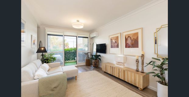 Superbly located apartment with quality finishes - Photo 1