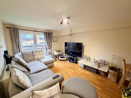 2 bedroom apartment to rent - Photo 3