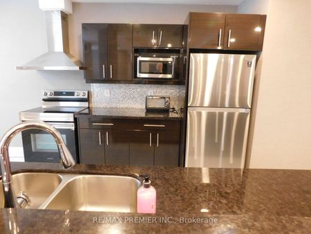 For Lease - 39 Oneida Crescent Unit# 1213, Richmond Hill, Ontario - Photo 2