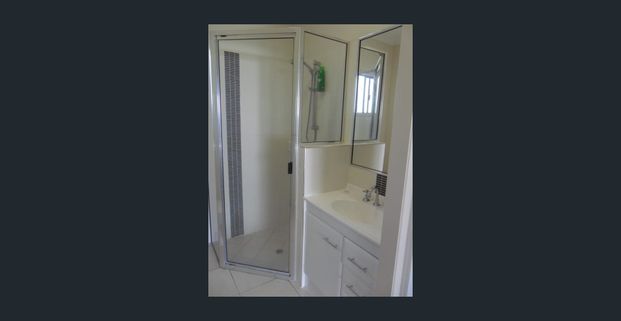 Spacious 4-Bedroom Family Home Near the Beach with a Pool! - Photo 1