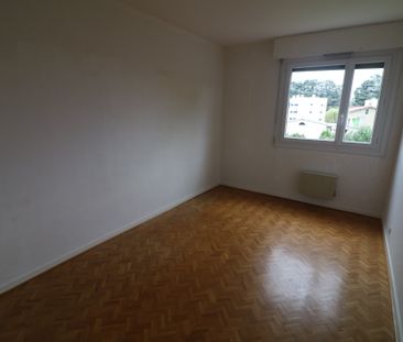 Location Appartement 4 pièces 88m² LA TALAUDIERE 42350 - Photo 2