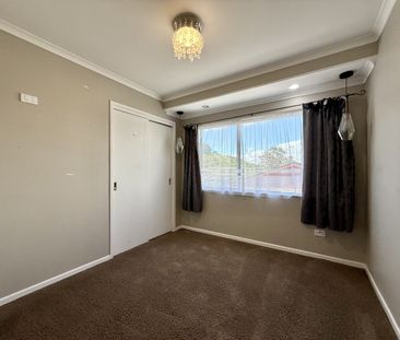 3-Bedroom House in Tirohanga - Photo 6