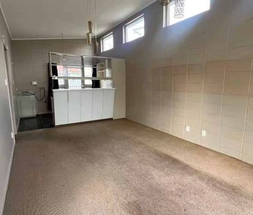 Charming Two-Bedroom Home in Trentham School Zone - Photo 1