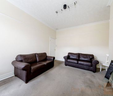 Amble Grove, Newcastle-Upon-Tyne - Photo 1
