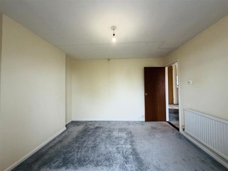 3 bedroom detached house to rent - Photo 2