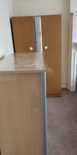 Room in a Shared House, Stockport Road, SW16 - Photo 1