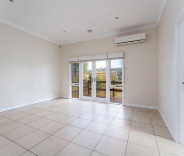 CONTEMPORARY COMFORT IN A TRANQUIL SETTING - Photo 4