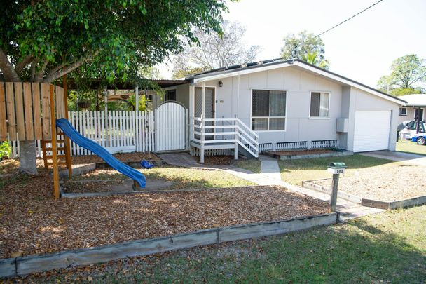 CHARMING HOME FOR RENT IN BARNEY POINT WITH 5KW SOLAR AVAILABLE NOW! - Photo 1
