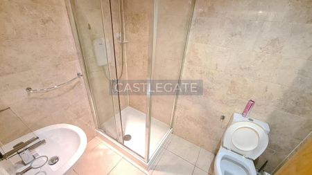 1 bedroom triplex to rent - Photo 5