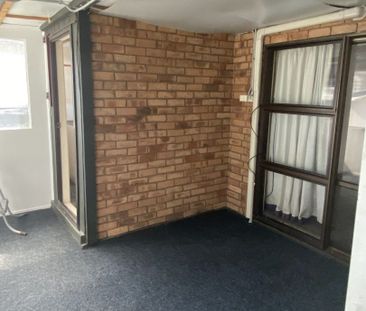 8 Freyberg Avenue, Papatoetoe - Photo 2