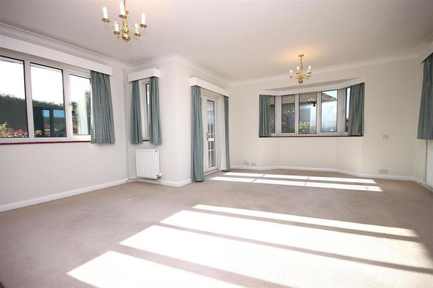 3 bedroom detached bungalow to rent - Photo 1