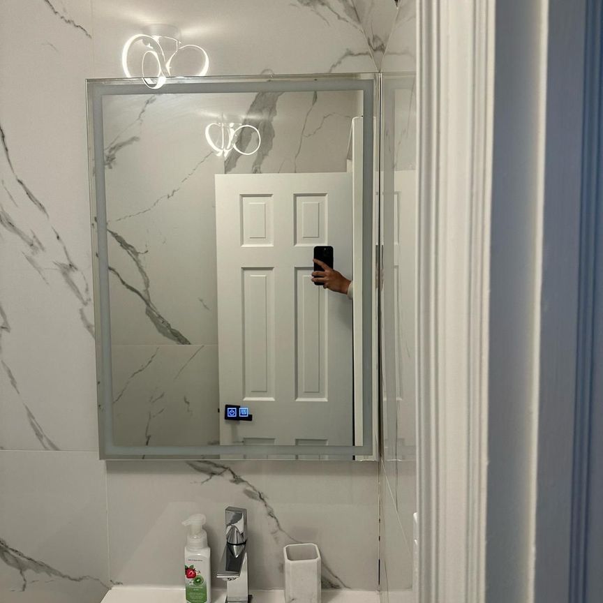 For Lease - 9 Roycrest Avenue Unit# Room, Toronto, Ontario - Photo 1