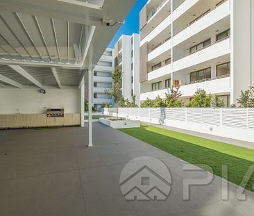 One bedroom Plus Study Room Apartment in Peaceful Foreshore for lease - Photo 2