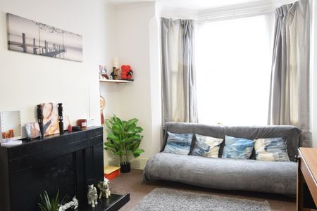 1 Bed Flat, Junction Road, RG1 - Photo 2
