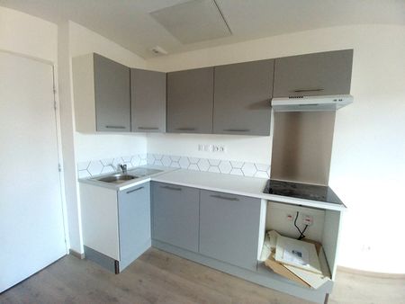 Location Appartement 2 pièces 47m² - Photo 3