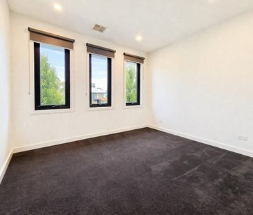 Impressive Residence - Photo 3