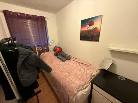 2 bedroom semi-detached house to rent - Photo 3