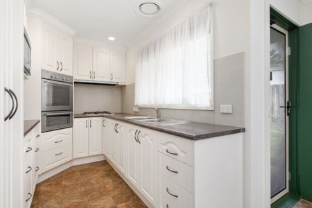 Prime Location - Photo 4