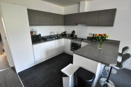 2 bedroom flat to rent - Photo 3