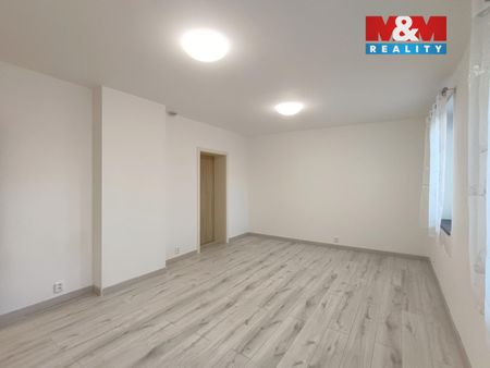 Pronájem bytu 2+1 40 m², V. Burgra 328, Kladno - Fotografie 5