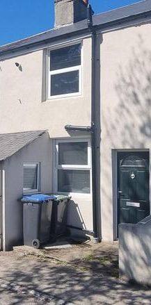 2 bedroom terraced house to rent - Photo 2
