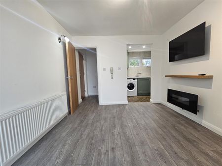 8c Lesley Heights, Glassillan Grove, Greenisland, - Photo 3