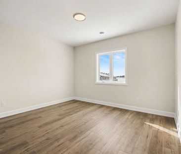 For Lease - 444 Falcon Lane Unit# A, Russell, Ontario - Photo 5