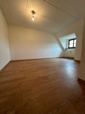 Zentrumsnahe ein Zimmer Wohnung mit geräumiger Wohnküche - Photo 5