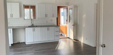 🏡 5½ à louer – Thermopompe, cour arrière et stationnement – Saint-Jérôme - Photo 2