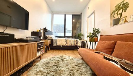 Modern One Bedroom Unit- Taranaki Street - Photo 3