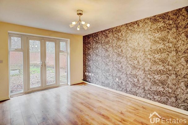 4 bedroom detached house to rent - Photo 1