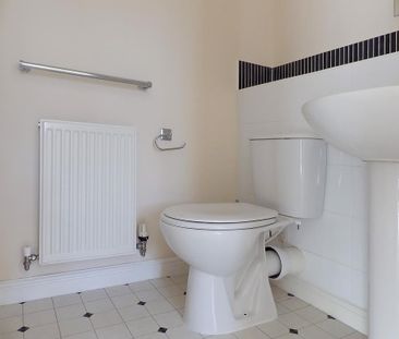 3 bedroom terraced house to rent - Photo 4