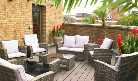 Luxury studio with brilliant on site amenities - Photo 2