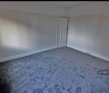 4 bedroom flat to rent - Photo 6