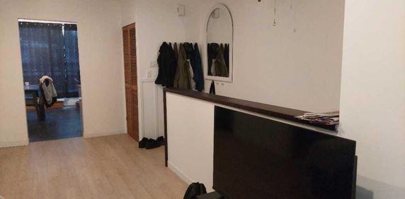 Sympathique 4 1/2 haut de duplex - Photo 2