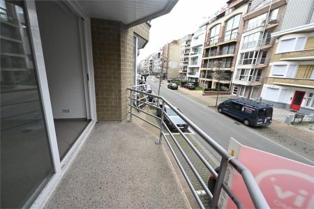 Ongemeubeld 2-slaapkamer appartement aan de zonnekant van de Leopoldlaan, op wandelafstand van het strand en de winkels. - Foto 4