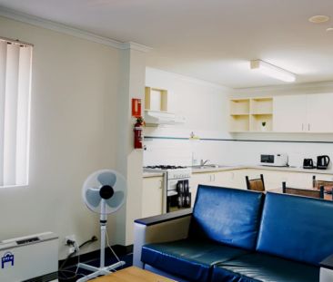 6 Bedroom Apartment - Photo 5